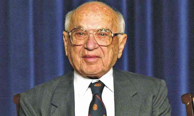 Milton Friedman (1912-2006), economista americano que venceu o Prmio Nobel em 1976 