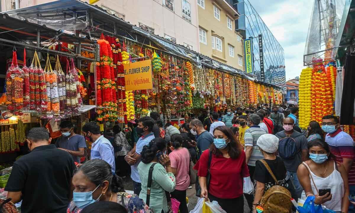 Em Cingapura, não vacinados contra a COVID vão pagar gastos de saúde