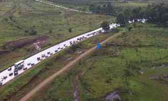 Congestionamento no sentido Belo Horizonte na BR-381, em Nova Lima