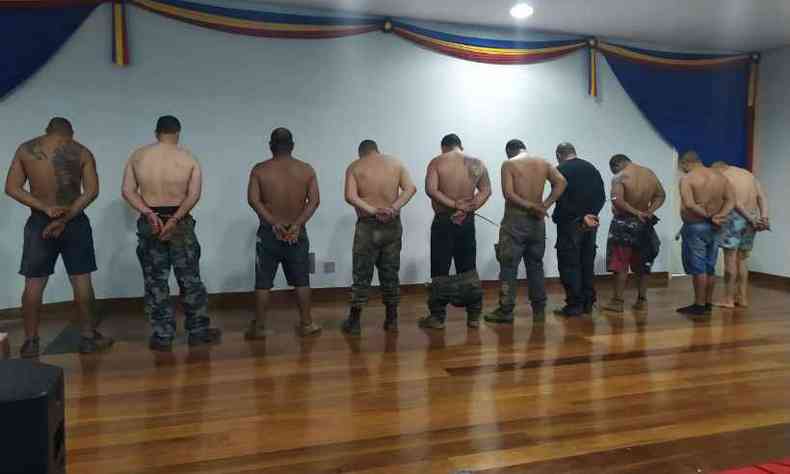 Ao todo, 10 homens foram presos depois de fazer sete pessoas refns(foto: Polcia Militar (PM) / Divulgao)
