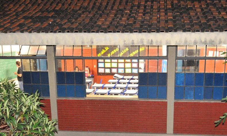 Na foto, interior da escola estadual Princesa Isabel, uma das 3 escolas mineiras a receber o programa do governo federal de escolas cívico-militares(foto: Marcos Vieira/EM/D.A Press. Brasil. Belo Horizonte - MG) Interior da Escola.