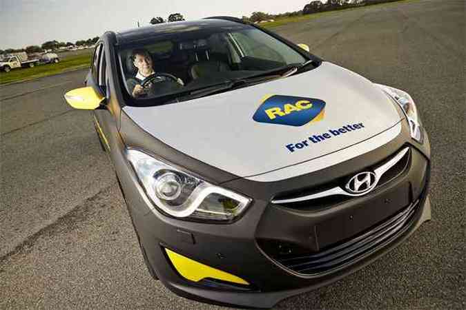  O sistema do carro analisa dados como a frequncia do piscar de olhos, a durao do olhar para um ponto preciso, a inclinao do pescoo e o nvel da atividade cerebral do motorista (foto: AFP PHOTO / ROYAL AUTOMOBILE CLUB OF WESTERN AUSTRALIA )