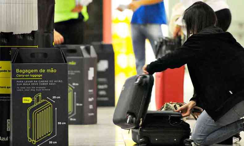 As medidas e o peso das malas para embarque nos bagageiros continuam os mesmos(foto: Alexandre Guzanshe/EM/D.A Press)