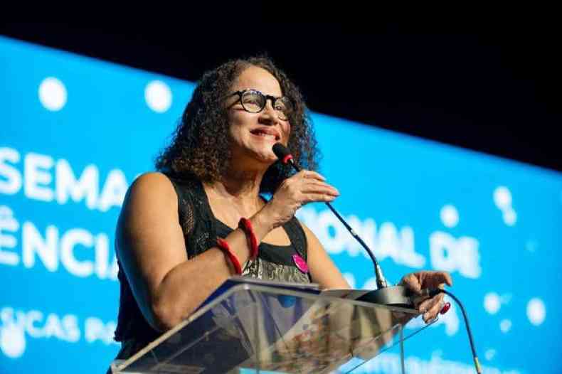 Ministra Luciana Santos faz anncio de verba para cincia na abertura da 20 Semana Nacional de Cincia e Tecnologia