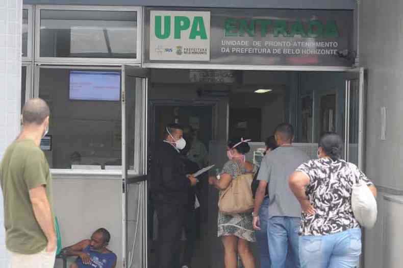Unidades de pronto-atendimento (UPAs) como a Centro-Sul, na regio hospitalar da capital, comearam a semana com grande movimento(foto: Leandro Couri/EM/D.A Press)