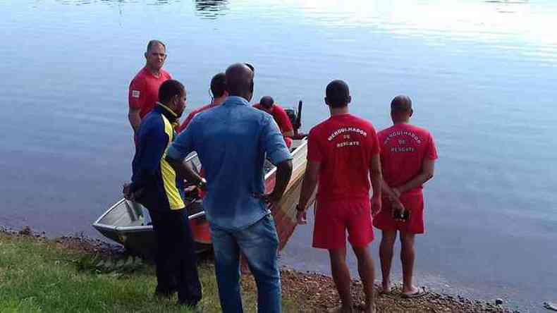 Bombeiros resgataram o corpo na tarde desta segunda-feira(foto: CBMDF/Divulgao)