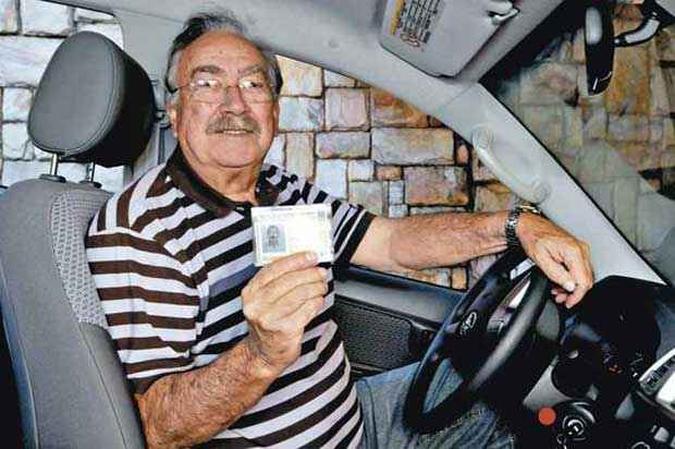 Aos 72 anos, Geraldo Augusto se mantém ativo na direção. Só não faz viagens longas(foto: Marcos Michelin/EM/D.A Press) Aos 72 anos, Geraldo Augusto se mantém ativo na direção. Só não faz viagens longas(foto: Marcos Michelin/EM/D.A Press)