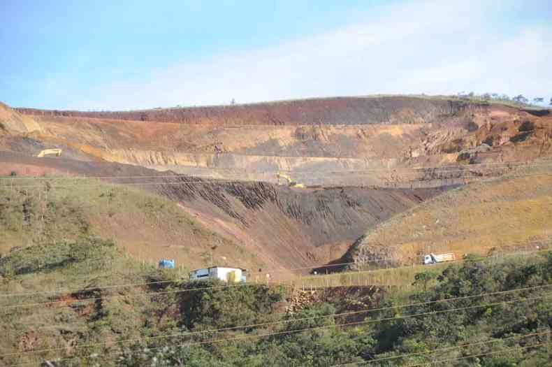 Área explorada pela Mineração Gute Sicht, na Serra do Curral 