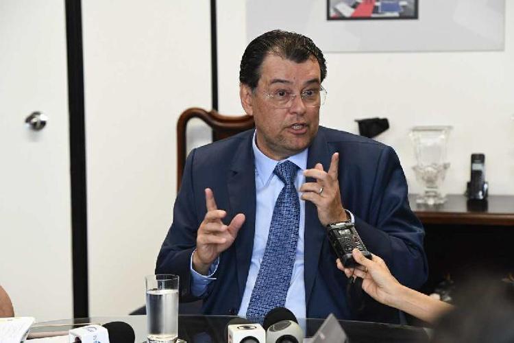 Eduardo Braga: alquota diferenciada para profissionais liberais