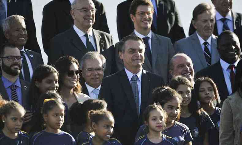 Presidente Jair Bolsonaro participou, na manh desta tera-feira, de cerimnia de hasteamento da bandeira nacional(foto: Marcello Casal Jr/Agncia Brasil)