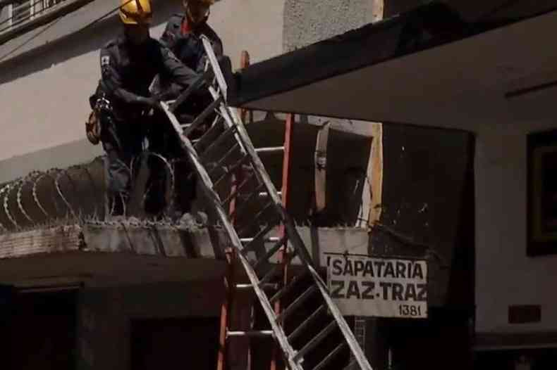 Pintor estava em uma escada quando recebeu a carga eltrica(foto: Reproduo/TV Alterosa)
