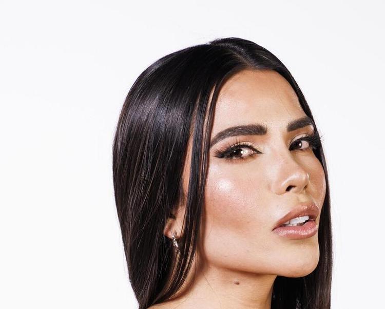 A mexicana Dania Mendez posa para foto