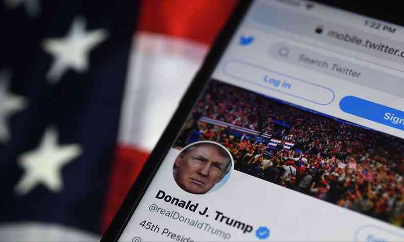 Trump tinha mais de 80 milhes de seguidores quando sua conta foi suspensa pela plataforma(foto: Olivier DOULIERY/AFP)