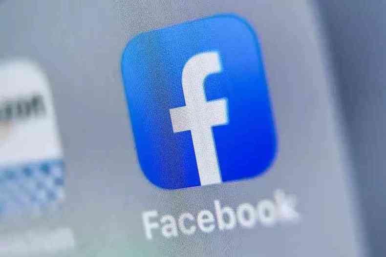 Falhas nas redes sociais que pertencem ao Facebook ocorrem em todo o pas(foto: Denis Charlet / AFP)