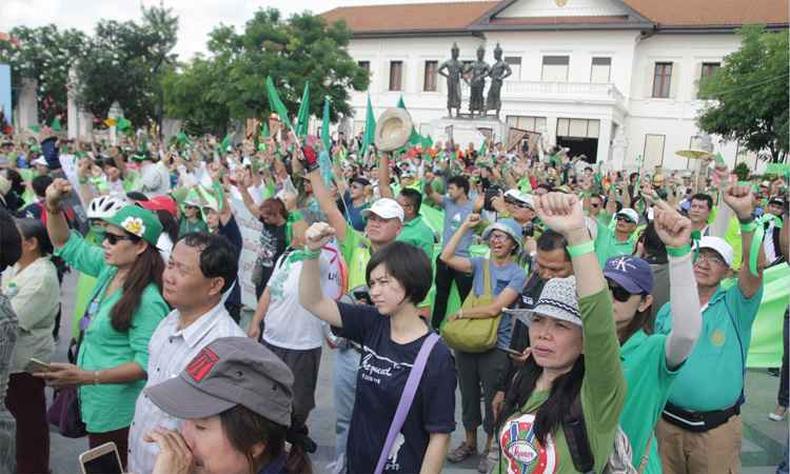 Manifestantes afirmam que a montanha  um lugar sagrado e uma zona de preservao ambiental(foto: AFP PHOTO / THAI NEWS PIX)