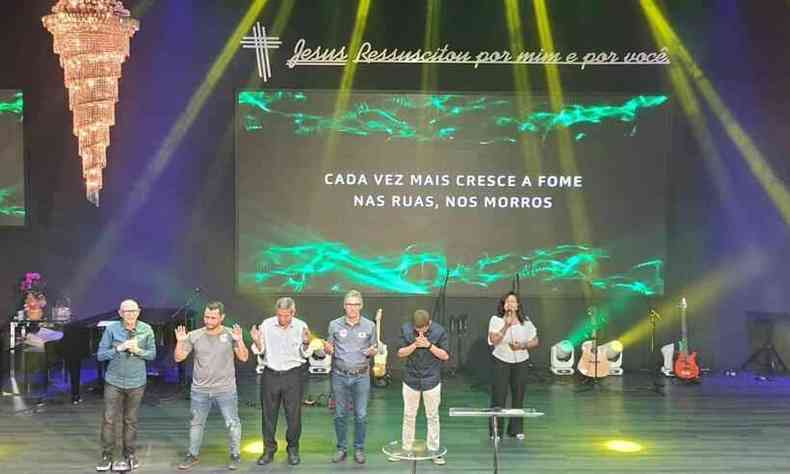 Braga Netto, Zema e Nikolas em igreja