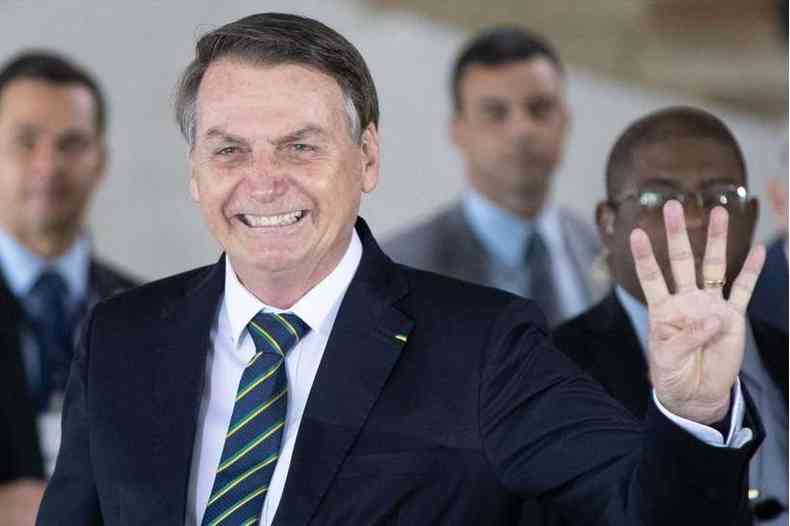 Para no serem expulsos por infidelidade partidria, os deputados aliados de Bolsonaro na sigla peselista continuaro no partido at a oficializao da nova sigla(foto: Pavel Golovkin/AFP)