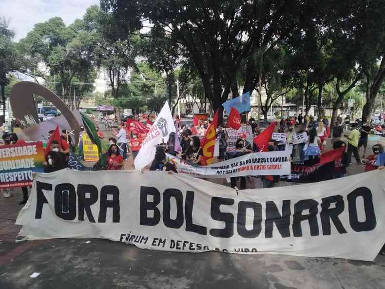 No interior de Minas, moradores se unem para protestar contra o presidente(foto: Reproduo/Comunicao MAB)