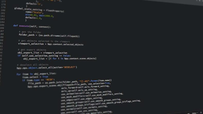 Tela de computador com cdigo de software