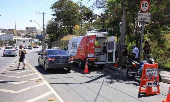 Bases comunitárias puxam índices criminais para baixo, de acordo com a porta-voz do Comando de Policiamento da Capital (CPC), Fabíola Gonçalves.(foto: Edésio Ferreira/EM/DA Press) Bases comunitárias puxam índices criminais para baixo, de acordo com a porta-voz do Comando de Policiamento da Capital (CPC), Fabíola Gonçalves.(foto: Edésio Ferreira/EM/DA Press)