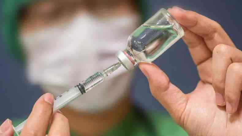 As vacinas costumam funcionar bem com um grupo e não tão bem com outro(foto: Getty Images)