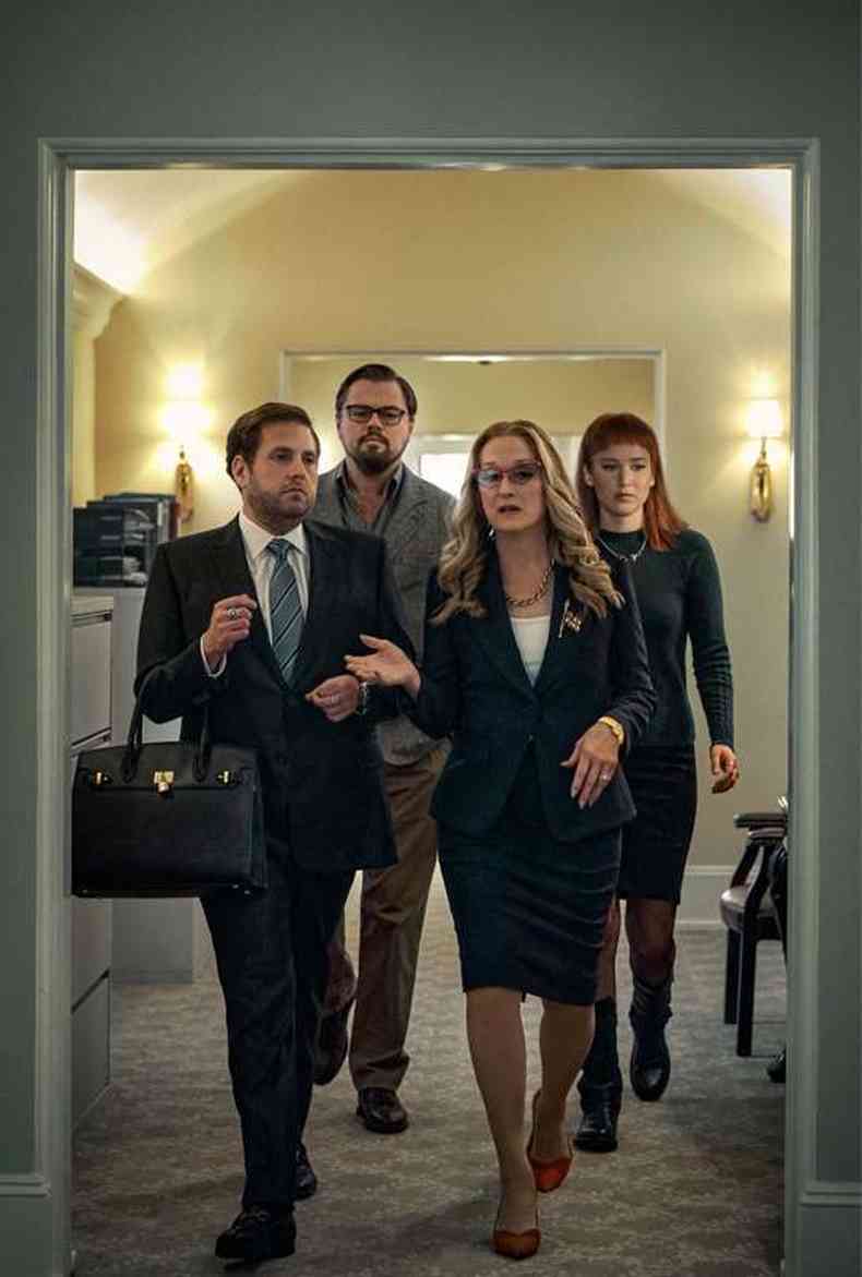 Os atores Meryl Streep, Leonardo DiCaprio, Jennifer Lawrence e Johan Hilll em uma cena do filme 'Não Olhe para Cima'