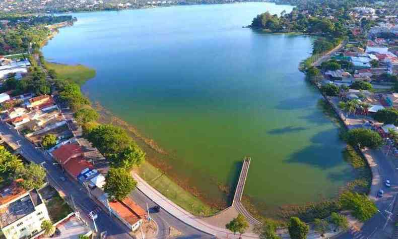 Orla da Lagoa Central, local que concentra vrios bares e restaurantes da cidade(foto: Divulgao/Prefeitura de Lagoa Santa)