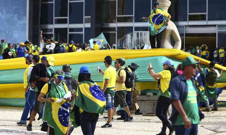 Invaso das sedes dos trs poderes no dia 8 de janeiro