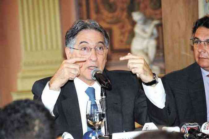 Fernando Pimentel (PT), governador de Minas: 