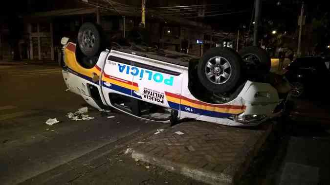 Acidente ocorreu no cruzamento da Avenida Augusto de Lima com a Rua Paracatu. Motorista da BMW estava com suspeita de embriaguez, mas no foi detidoLeonardo Alvarenga/ Divulgao