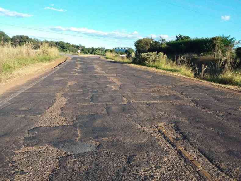 Vai pegar a estrada? Conheça as piores rodovias de Minas - Gerais - Estado  de Minas