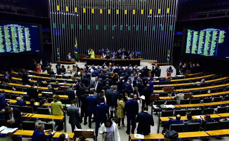 Todos os estados foram desobrigados pelo Congresso Nacional de aplicar as medidas de ajuste adotadas pela União(foto: ZECA RIBEIRO/CÂMARA DOS DEPUTADOS) Todos os estados foram desobrigados pelo Congresso Nacional de aplicar as medidas de ajuste adotadas pela União
