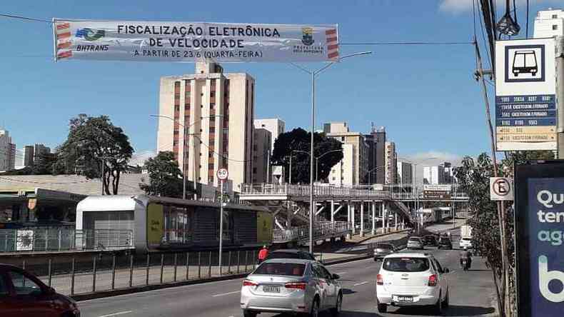 Novos radar ativado pela BHTrans na Avenida Cristiano Machado, nesta quarta-feira (23/6)