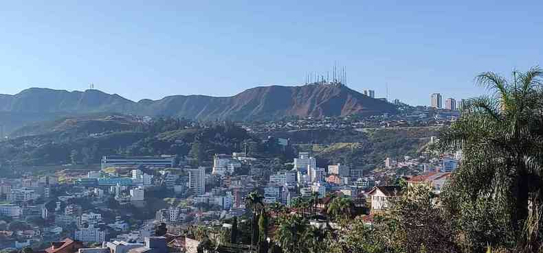 Vista da cidade com Serra do Curral ao fundo 