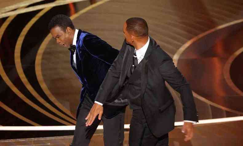 Ator Will Smith d tapa em Chris Rock na cerimnia do Oscar