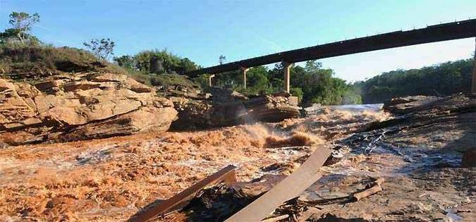 Depois do tsunami de lama que chegou aos mananciais, ainda não há certeza sobre a presença de metais pesados na Bacia do Rio Doce em níveis acima dos permitidos(foto: Beto Novaes/EM/D.A Press) Depois do tsunami de lama que chegou aos mananciais, ainda não há certeza sobre a presença de metais pesados na Bacia do Rio Doce em níveis acima dos permitidos(foto: Beto Novaes/EM/D.A Press)