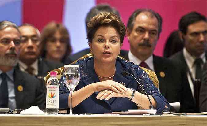 Dilma lembrou que o Brasil apoia as negociaes do enviado especial das Naes Unidas e da Liga rabe  Sria, Kofi Annan, que recomendou um plano de paz na Sria(foto: AFP PHOTO/ Prakash SINGH )