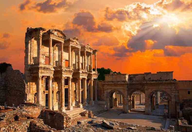 Biblioteca de Celso no sítio arqueológico de Éfeso, na Turquia(foto: Muratart/Adobe Stock)
