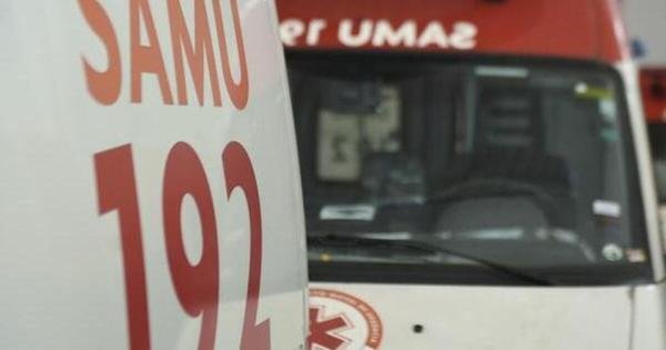  Bloco de concreto cai de passarela e mata mulher dentro de casa 