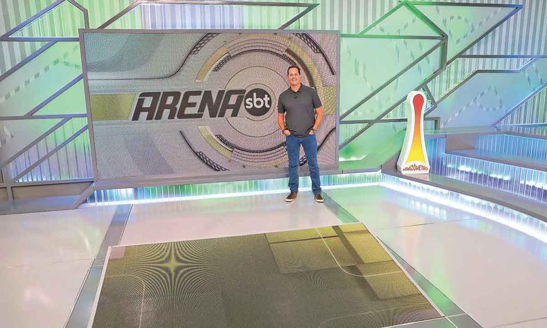 Benjamin Back apresentador do programa arena sbt, no sbt/alterosa