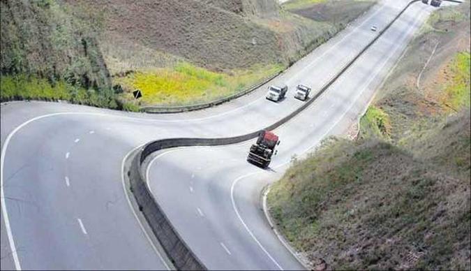 Reportagem do EM percorreu os 936,8 quilômetros que serão concedidos para mostrar trechos como o km 729, em boas condições(foto: Edilson Rodrigues/EM/D.A Press) Reportagem do EM percorreu os 936,8 quilômetros que serão concedidos para mostrar trechos como o km 729, em boas condições(foto: Edilson Rodrigues/EM/D.A Press)