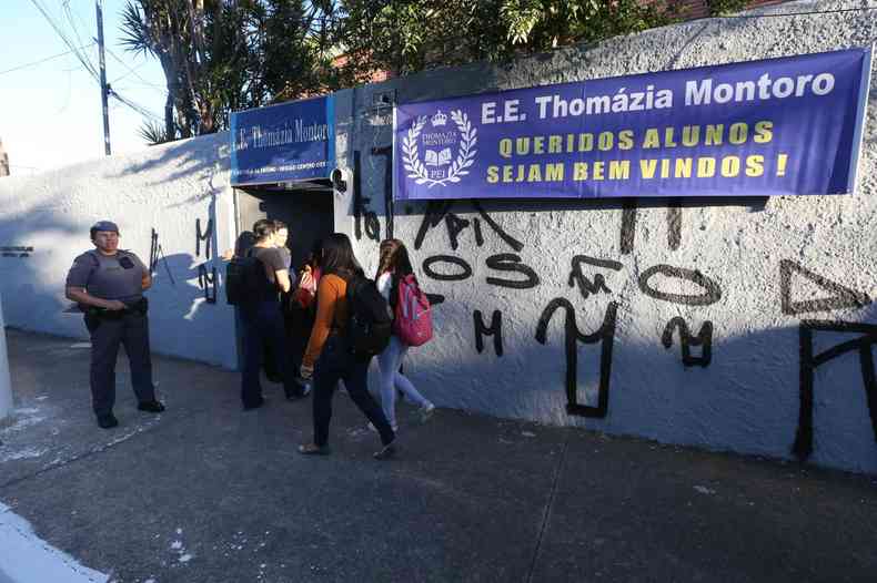 Fachada da escola que foi alvo de atentado em So Paulo