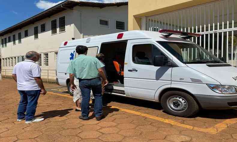 Baro de Cocais tem 100% de ocupao dos leitos destinados a COVID-19 e caso necessite transferir paciente grave pode no encontrar vaga em Itabira. (foto: Prefeitura Baro de Cocais/Redes Sociais)