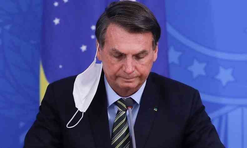 O presidente Jair Bolsonaro investe em mais uma polêmica em se tratando da COVID-19. Dessa vez, um spray nasal sem comprovação científica para combate o coronavírus(foto: Sérgio Lima/AFP)