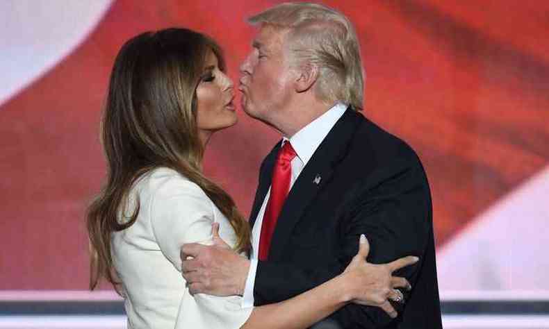 Donald Trump e a mulher Melania Trump aps discurso na manh desta quarta-feira (foto: JIM WATSON /AFP)