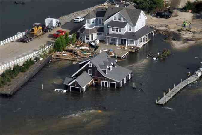 Foto area mostra rea atingida em praia de Nova Jersey(foto: REUTERS/Jim Greenhill/Army National Guard photo/Handout)