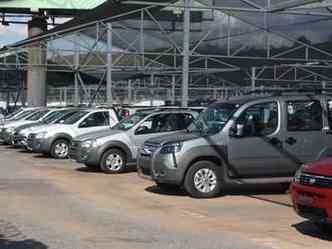 Setor de veculos teve a queda mais acentuada: Fiat concedeu frias coletivas de 20 dias a 2 mil empregados (foto: Edsio Ferreira/EM/D.A Press )