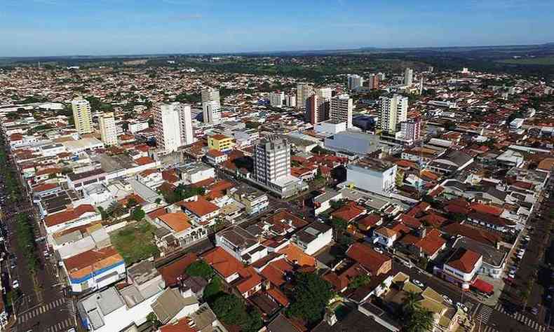 Empresrios tero que seguir os protocolos sanitrios(foto: Divulgao/Governo de Minas Gerais)