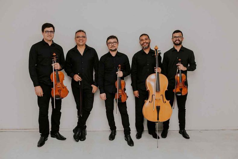 Integrantes do grupo de msica de cmara Quinteto da Paraba