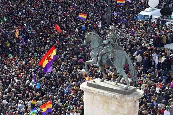 Marcha do partido espanhol Podemos, na Praa do Sol, em Madri. Sigla  inspirao para brasileiros (foto: AFP PHOTO/ GERARD JULIEN )